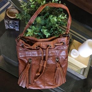 SMALL LIGHT BROWN FRINGE BUCKET BAG